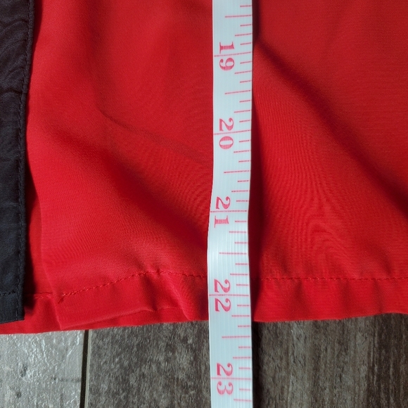 Worthington Petite Size 6 Red and Black Lightweight Button Up Blouse EUC - Picture 6 of 16